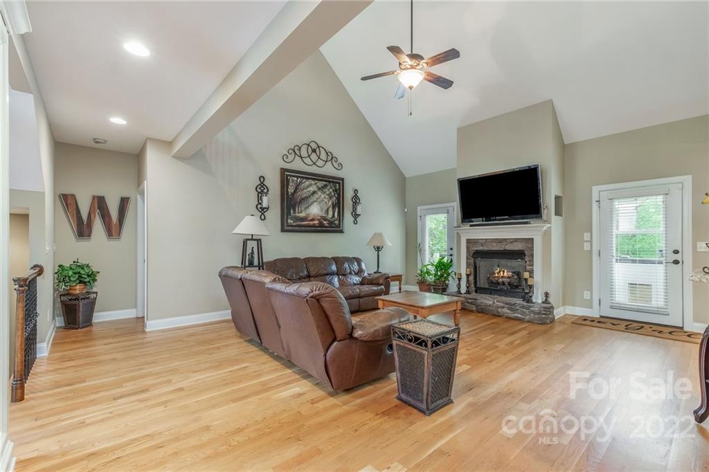 6688 Maple Spring Court Denver, NC 28037 - Photo 10 of 47 Gallery Image 10