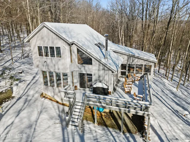 $814,900 | 112 Silver Street, Lanesborough, MA 01237