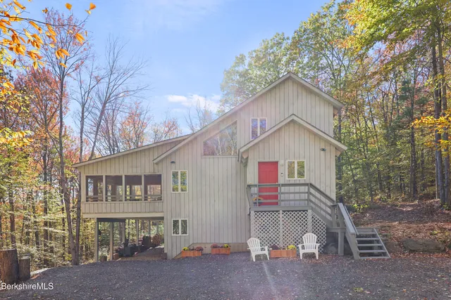 $814,900 | 112 Silver Street, Lanesborough, MA 01237