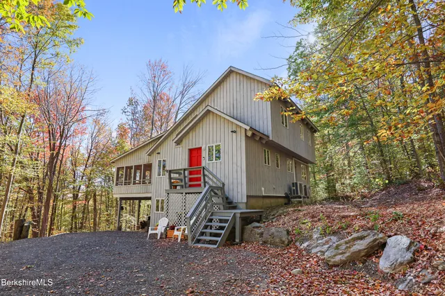 $814,900 | 112 Silver Street, Lanesborough, MA 01237