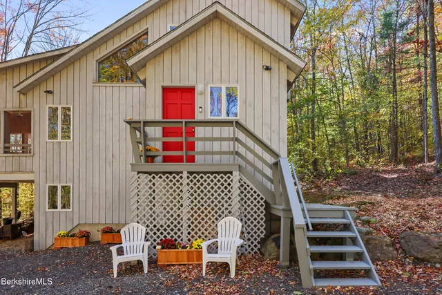 $814,900 | 112 Silver Street, Lanesborough, MA 01237