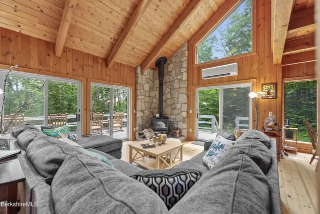 $814,900 | 112 Silver Street, Lanesborough, MA 01237