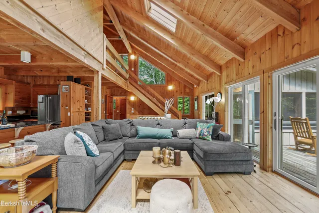 $814,900 | 112 Silver Street, Lanesborough, MA 01237