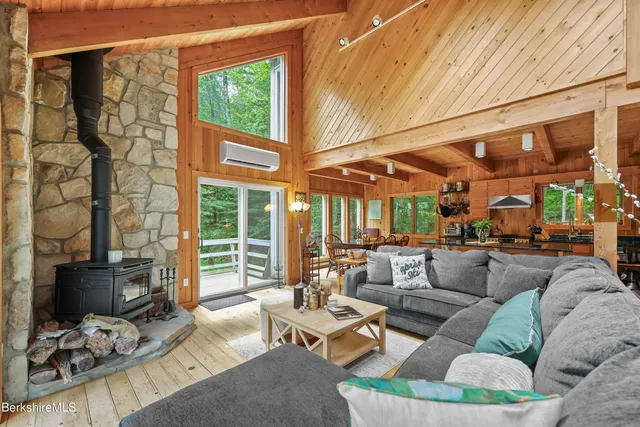 $814,900 | 112 Silver Street, Lanesborough, MA 01237