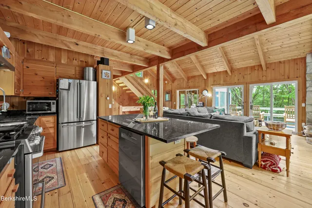 $814,900 | 112 Silver Street, Lanesborough, MA 01237