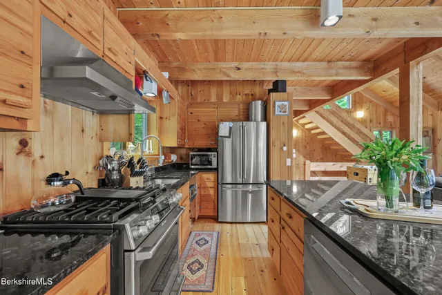 $814,900 | 112 Silver Street, Lanesborough, MA 01237