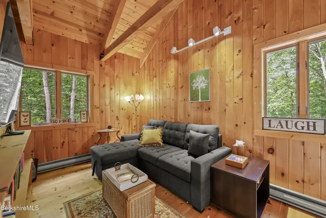 $814,900 | 112 Silver Street, Lanesborough, MA 01237