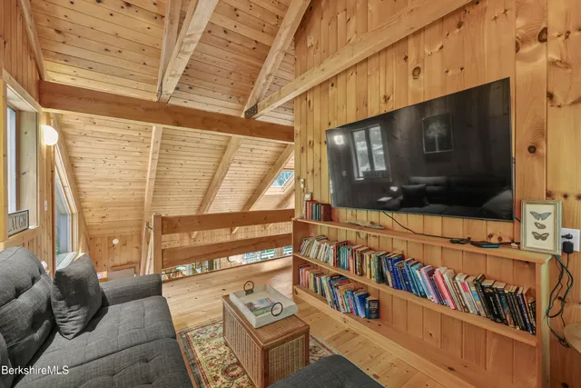 $814,900 | 112 Silver Street, Lanesborough, MA 01237