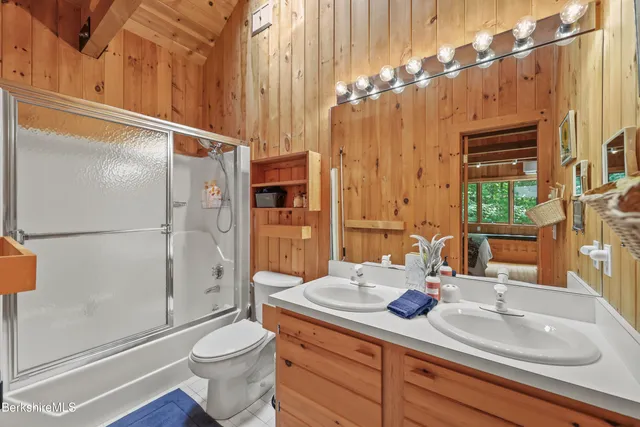 $814,900 | 112 Silver Street, Lanesborough, MA 01237