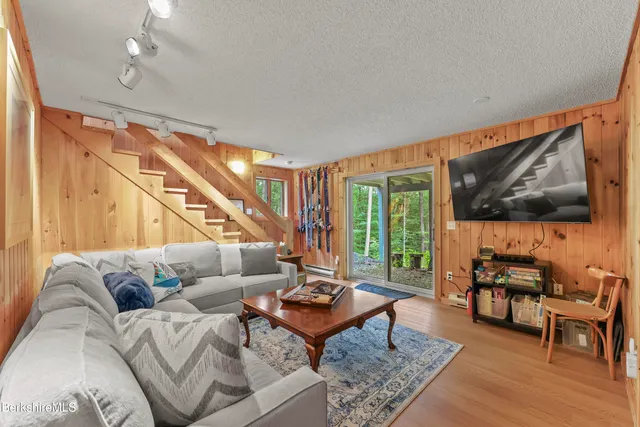 $814,900 | 112 Silver Street, Lanesborough, MA 01237