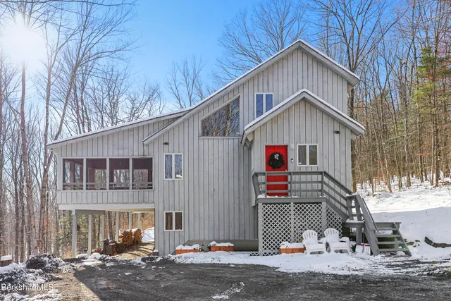 $814,900 | 112 Silver Street, Lanesborough, MA 01237