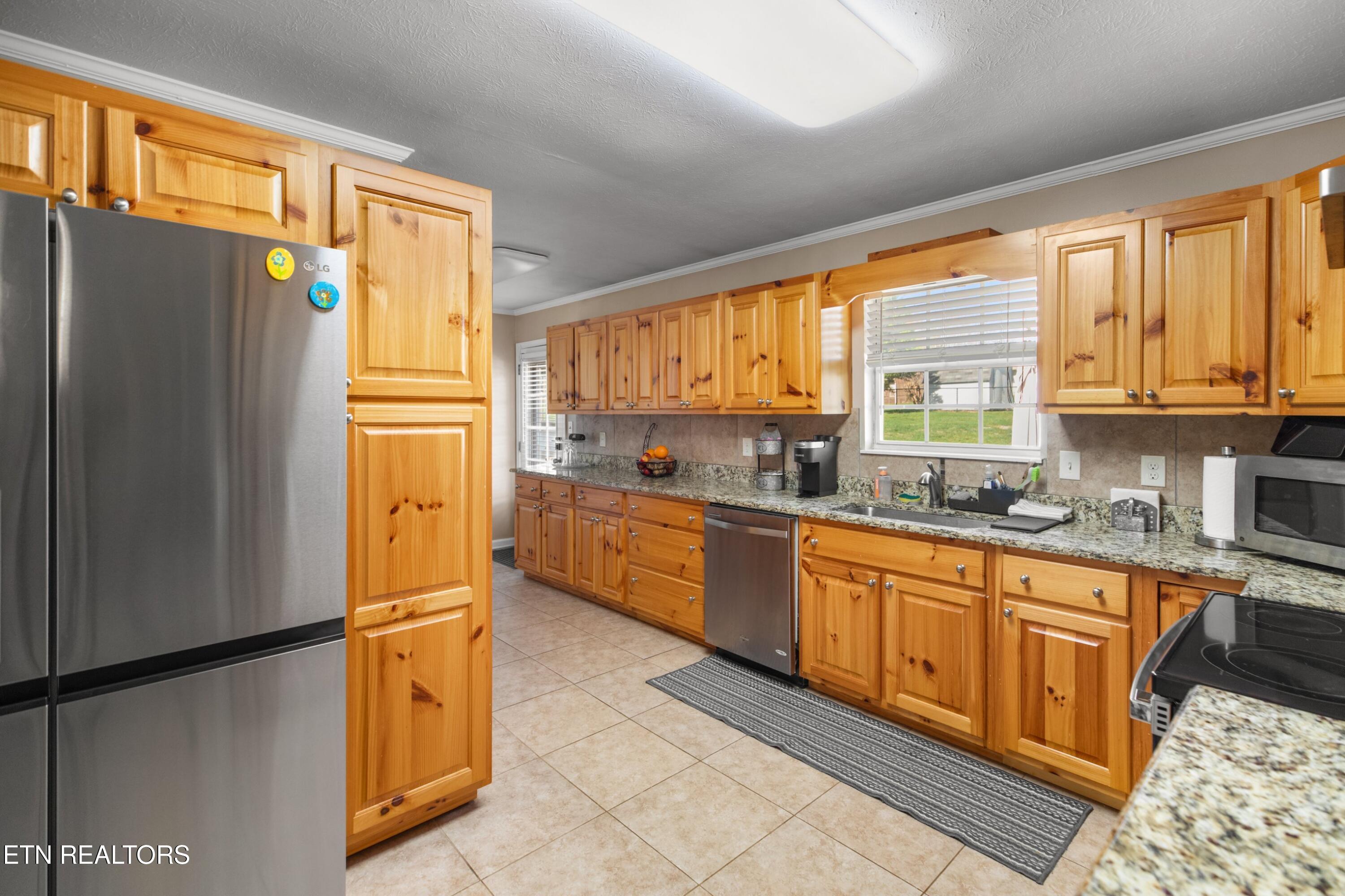 355 Cate Byrd Road Kodak, TN 37764 - Photo 4 of 31 010-355CateByrdRoad-Kodak-TN-37764-SMALL