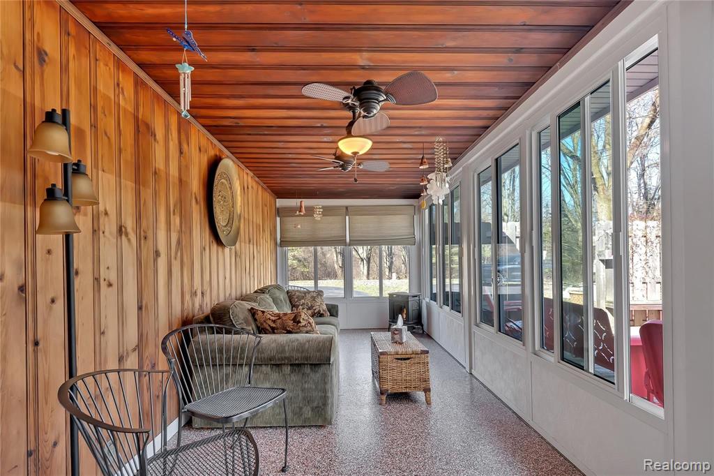 2403 East Square Lake Road Troy, MI 48085 - Photo 13 of 29