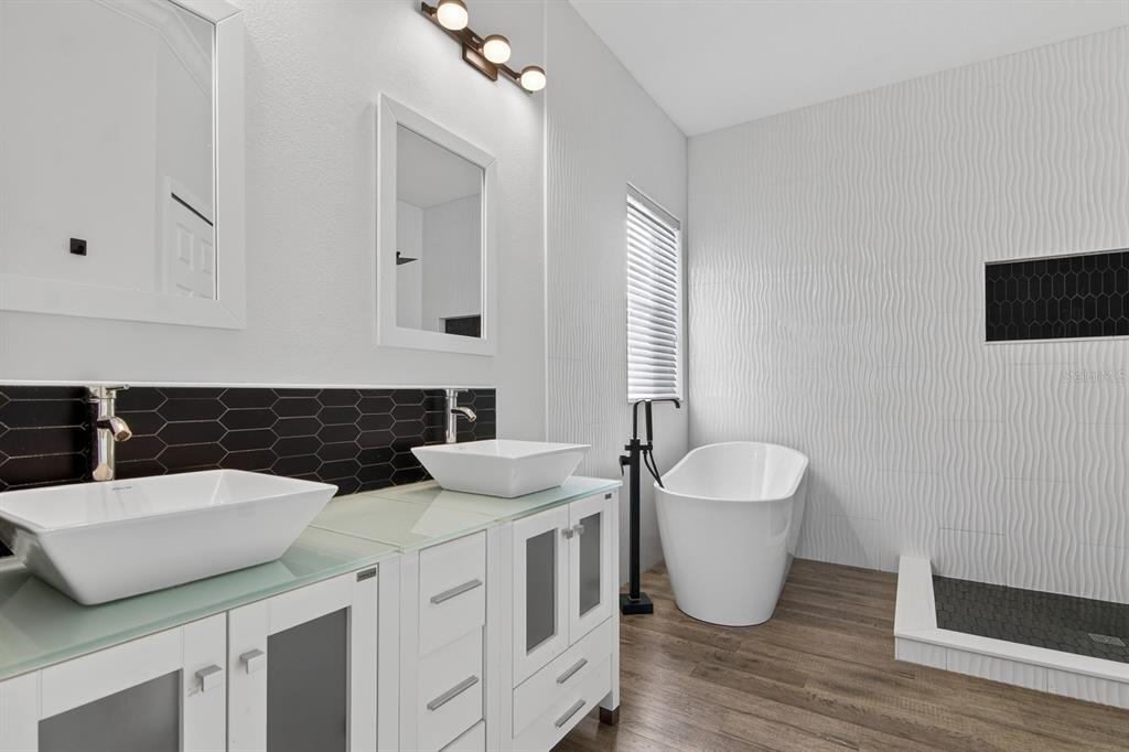 8407 Hunters Fork Loop Ruskin, FL 33573 - Photo 19 of 50