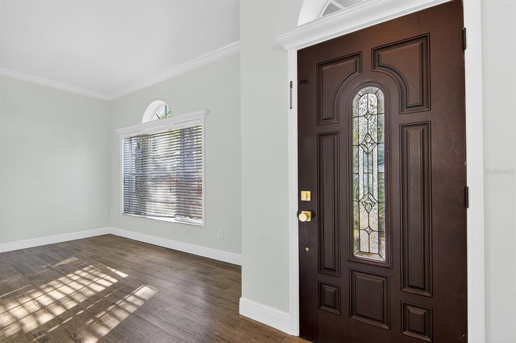 8407 Hunters Fork Loop Ruskin, FL 33573 - Photo 3 of 50