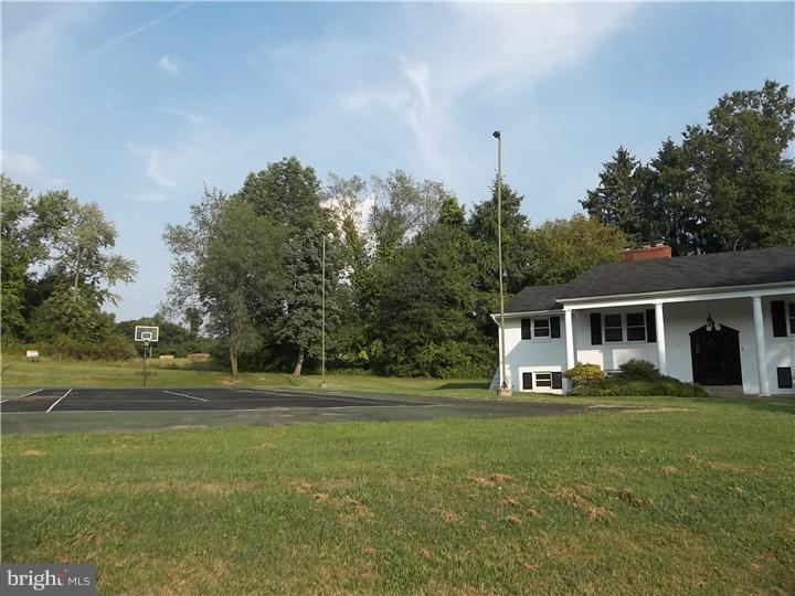 417 Woodward Road Coatesville, PA 19320 - Photo 6 of 15 Exterior Side