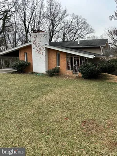 $2,200 | 10006 Green Forest Drive, Hyattsville, MD 20783