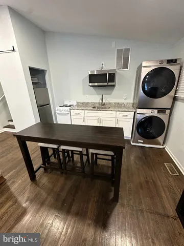 $2,200 | 10006 Green Forest Drive, Hyattsville, MD 20783