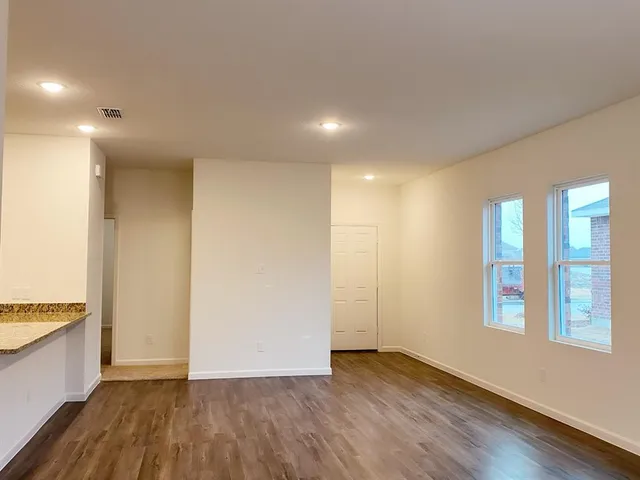 $1,850 | 413 Indian Creek, Anna, TX 75409