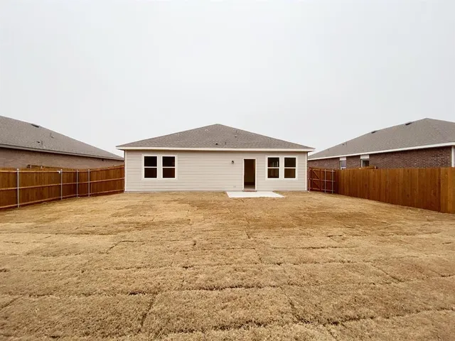 $1,850 | 413 Indian Creek, Anna, TX 75409