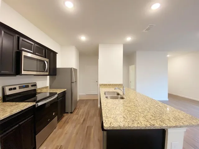 $1,850 | 413 Indian Creek, Anna, TX 75409