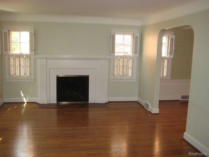 338 Merriweather Road Grosse Pointe, MI 48236 - Photo 8 of 11 338 Merriweather 014-001.jpg