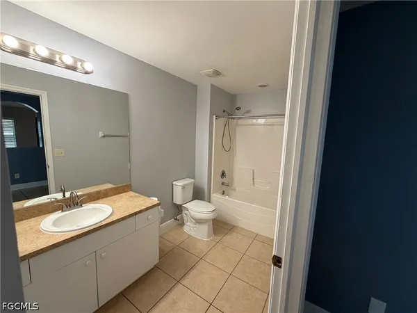 $2,000 | 2325 Northwest 25th Terrace, Cape Coral, FL 33993