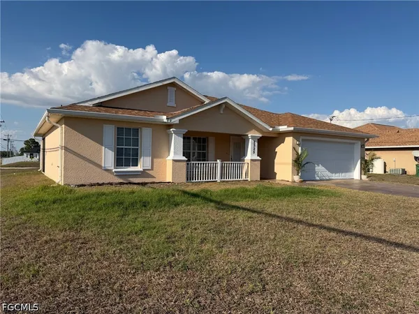 $2,000 | 2325 Northwest 25th Terrace, Cape Coral, FL 33993