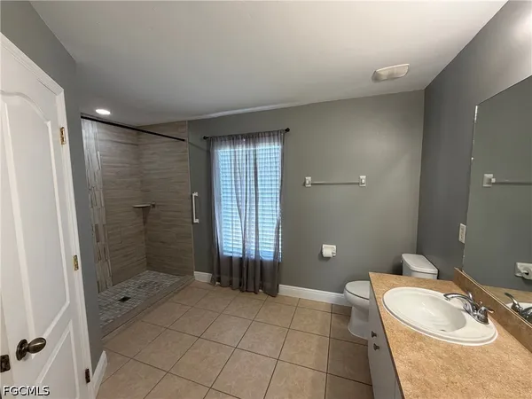 $2,000 | 2325 Northwest 25th Terrace, Cape Coral, FL 33993