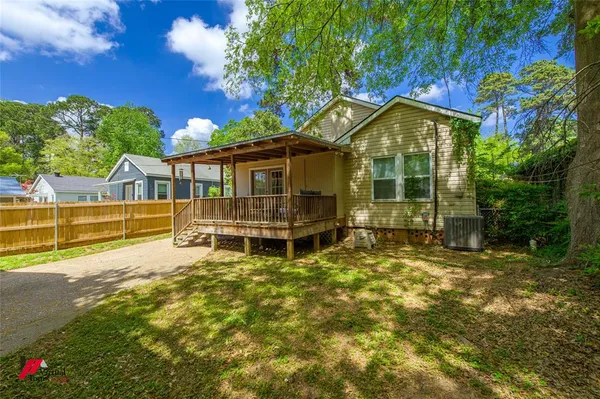 $120,000 | 627 Robinson Place, Shreveport, LA 71104