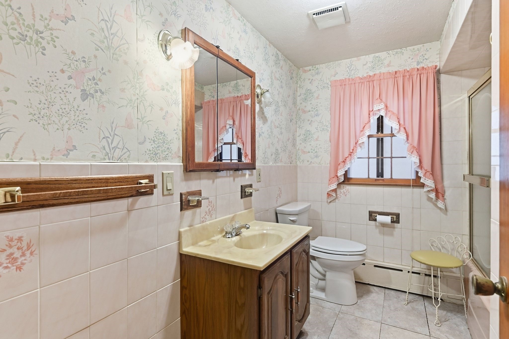 16 Holly Court Springfield, MA 01151 - Photo 11 of 42 Gallery Image 11