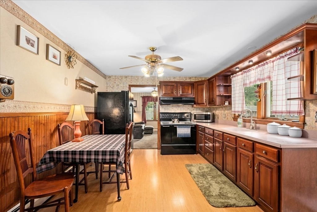 22 Hough Road Sutton, MA 01590 - Photo 3 of 32 Gallery Image 3