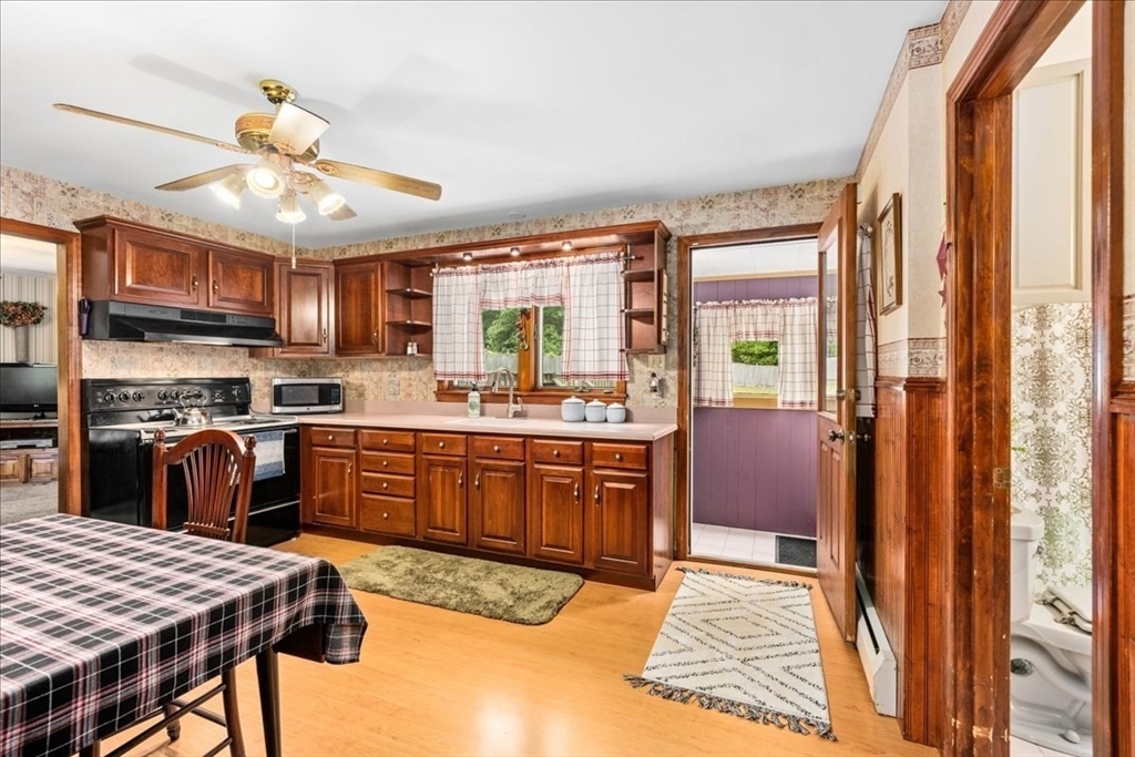 22 Hough Road Sutton, MA 01590 - Photo 5 of 32 Gallery Image 5