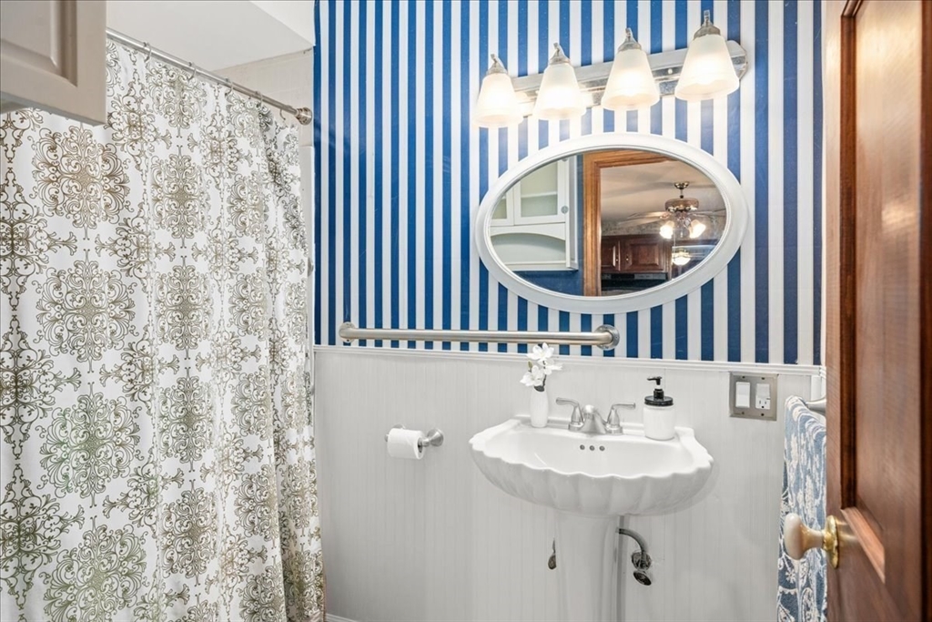 22 Hough Road Sutton, MA 01590 - Photo 6 of 32 Gallery Image 6