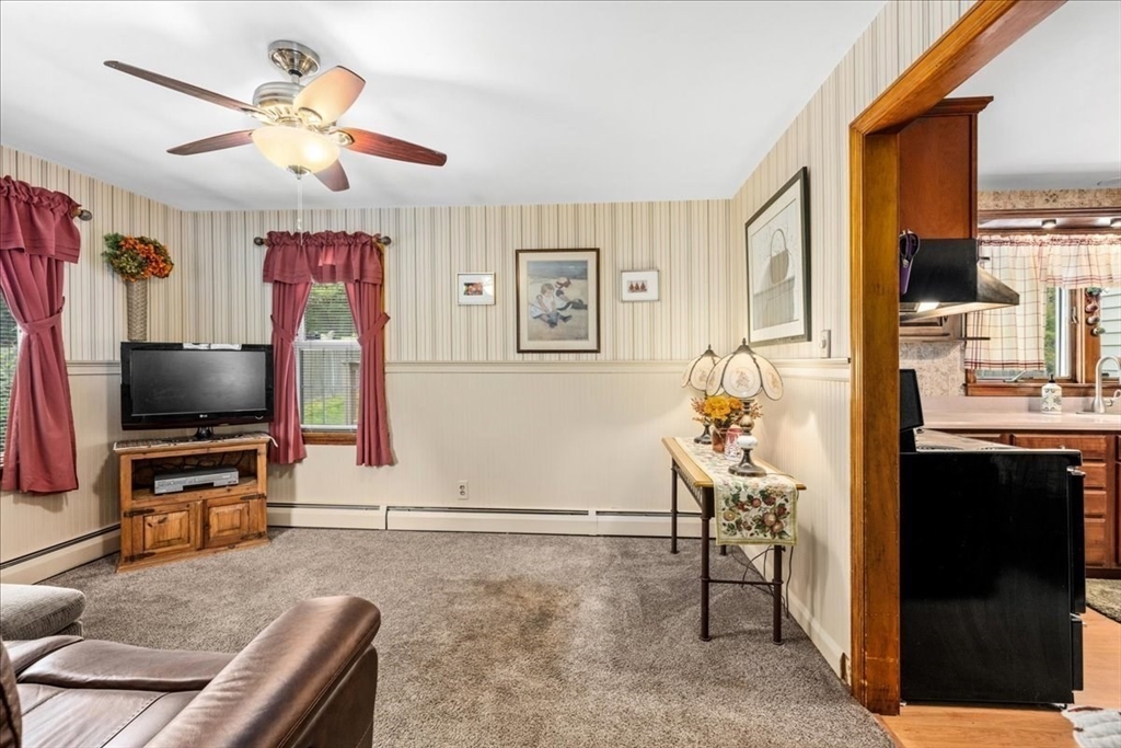22 Hough Road Sutton, MA 01590 - Photo 8 of 32 Gallery Image 8