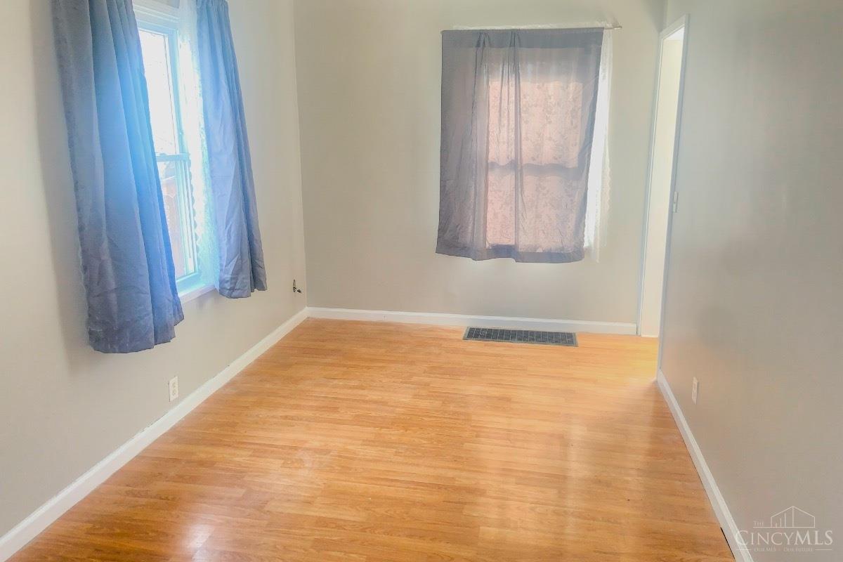 1141 Groesbeck Road Cincinnati, OH 45224 - Photo 3 of 9 Gallery Image 3