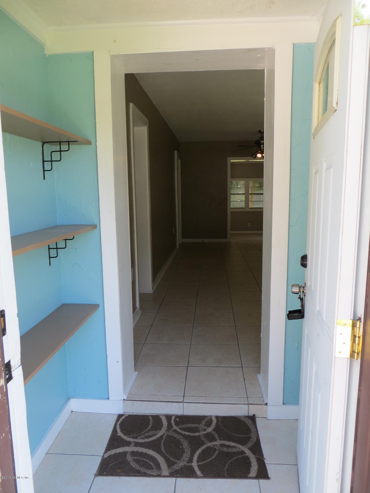 827 Glynlea Road Jacksonville, FL 32216 - Photo 3 of 18 FOYER