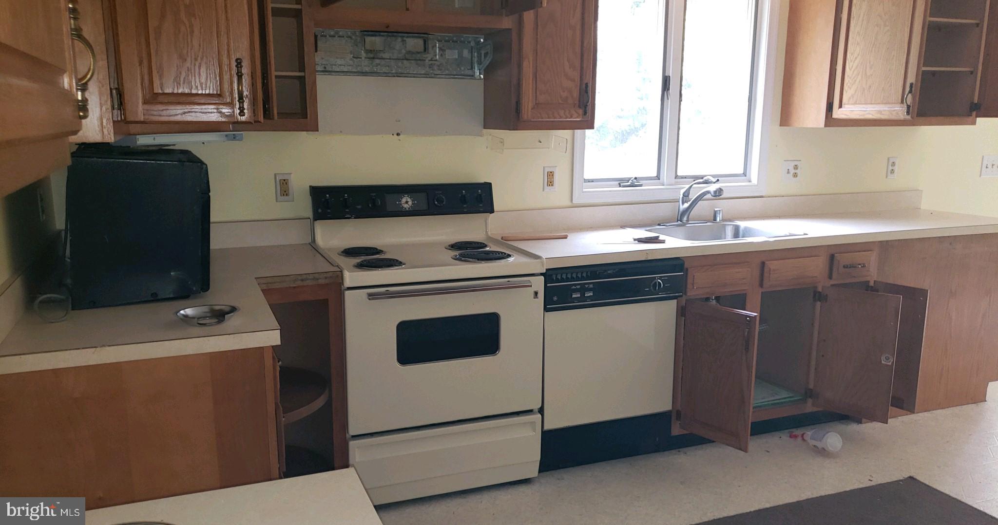 3547 Water Tank Road Manchester, MD 21102 - Photo 6 of 43 Kitchen