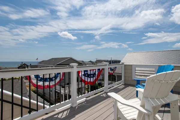 $1,100,000 | 7 Redman Street, Hampton, NH 03842