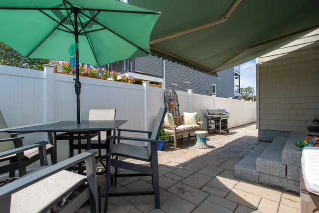 $1,200,000 | 7 Redman Street, Hampton, NH 03842