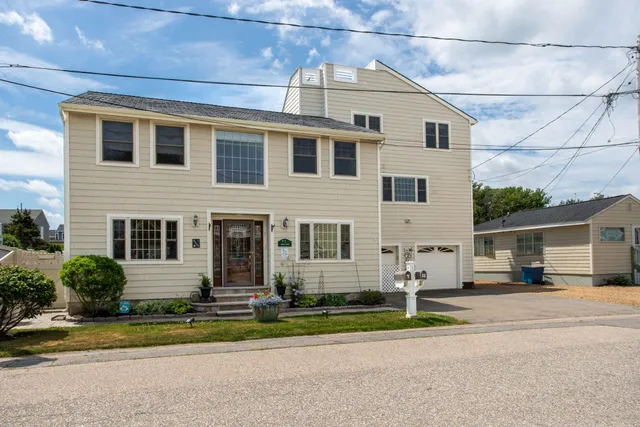 $1,200,000 | 7 Redman Street, Hampton, NH 03842