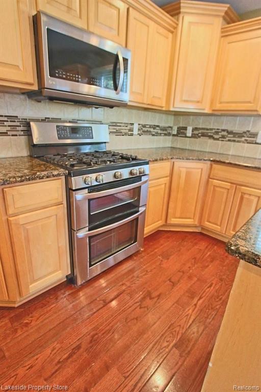 19913 Mapleton Drive Macomb, MI 48044 - Photo 8 of 40