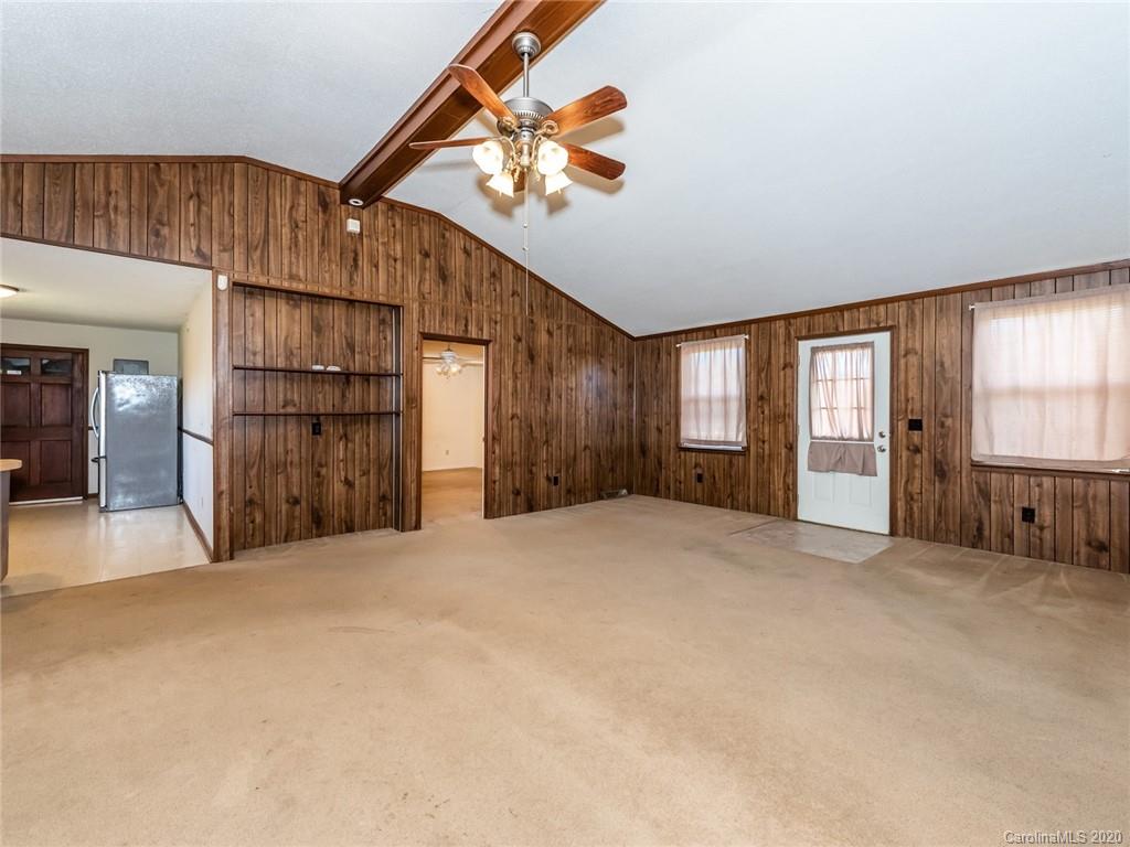 771 Glenn Road Clover, SC 29710 - Photo 4 of 32