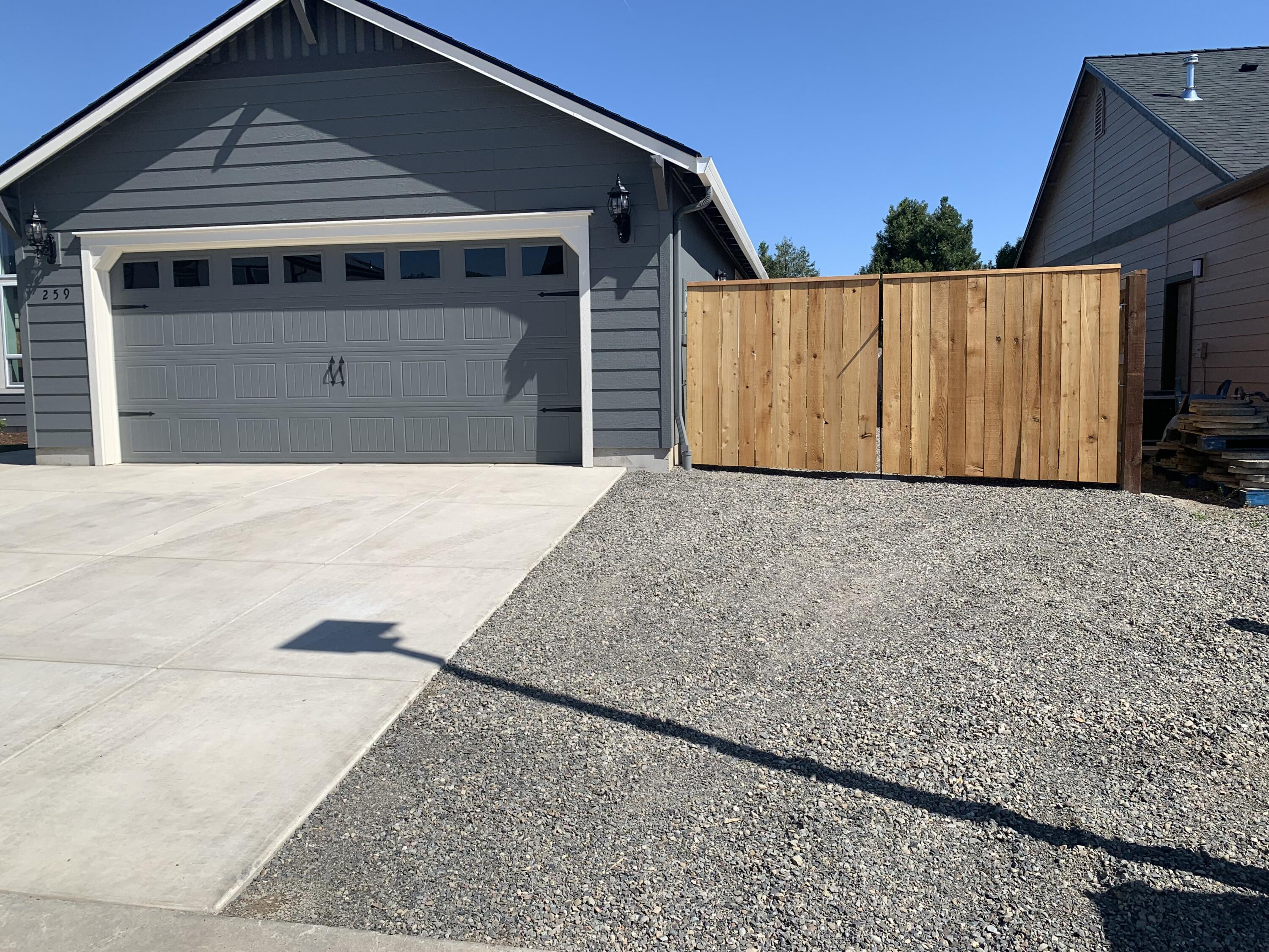 259 Samuel Lane Loop Road Phoenix, OR 97535 - Photo 3 of 22 Front w/RV Parking