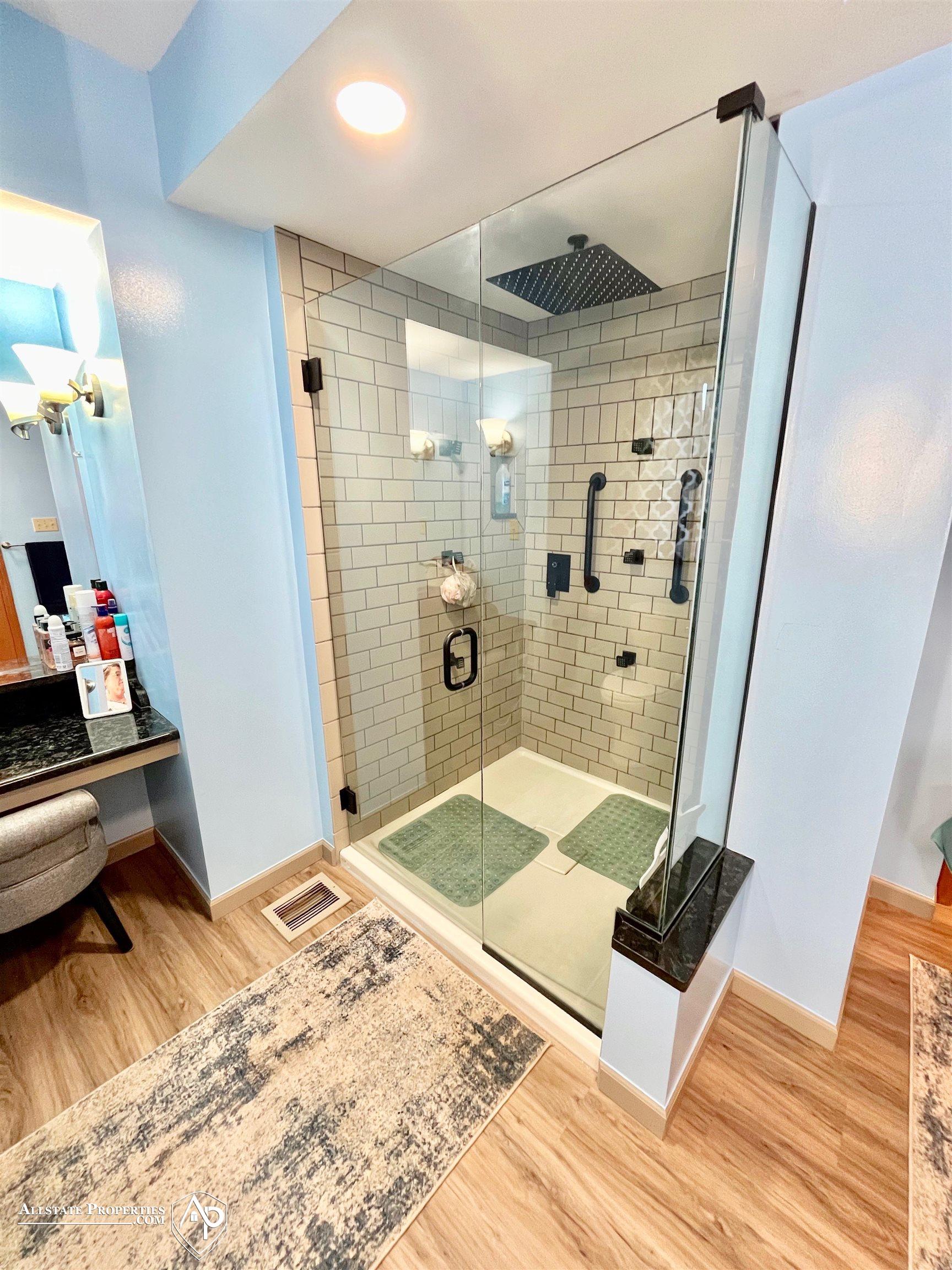 5169 North Oak Road Davison, MI 48423 - Photo 16 of 54 50151955-3c2d0d79-08cb-4542-a1be-8610fc69bd85.JPG