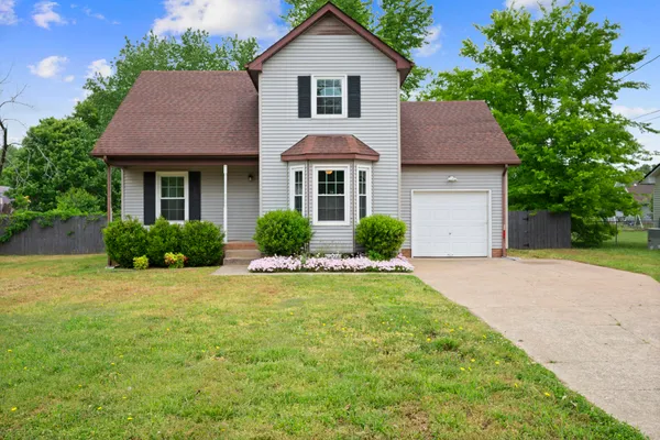 $1,895 | 907 Desota Lane, Oak Grove, KY 42262