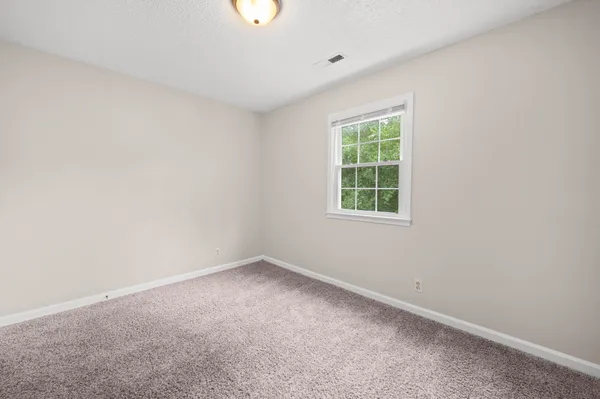 $1,895 | 907 Desota Lane, Oak Grove, KY 42262