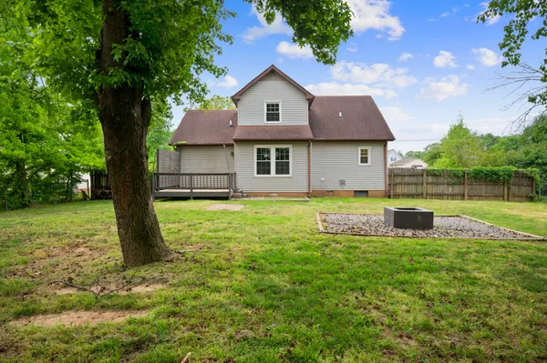 $1,895 | 907 Desota Lane, Oak Grove, KY 42262