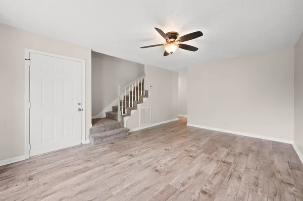 $1,895 | 907 Desota Lane, Oak Grove, KY 42262