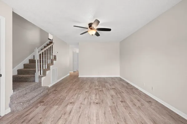$1,895 | 907 Desota Lane, Oak Grove, KY 42262